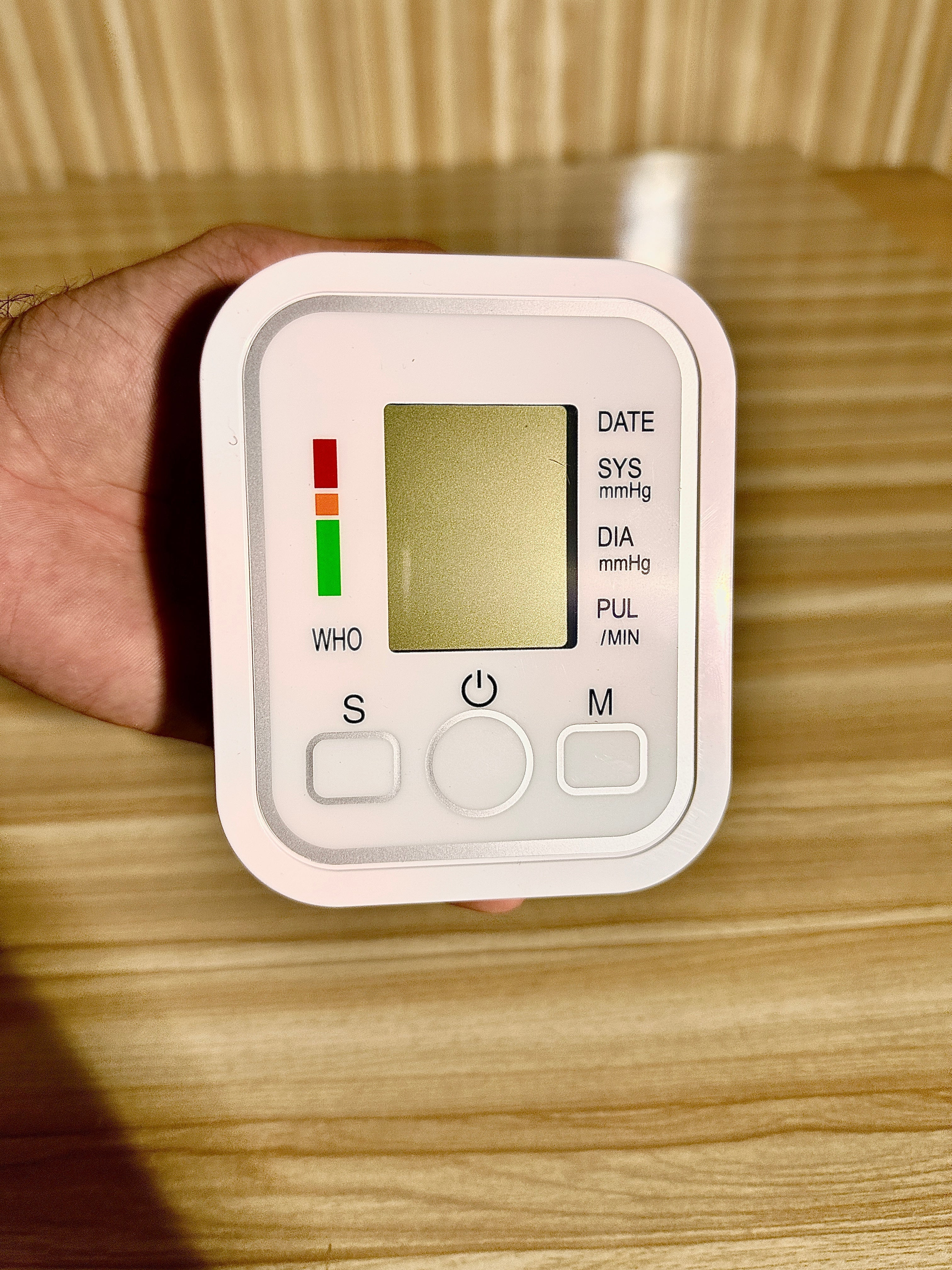 Fully automatic blood pressure monitor