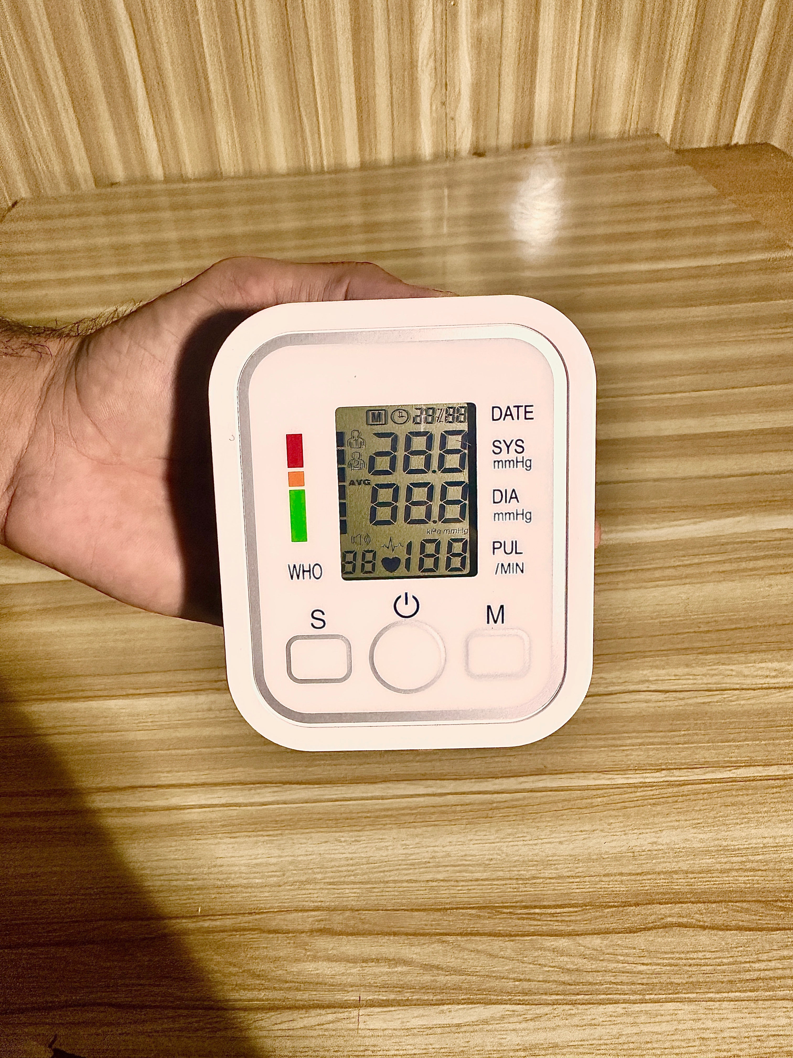 Fully automatic blood pressure monitor